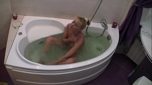 My Mature Stepmom In The Bath thumbnail