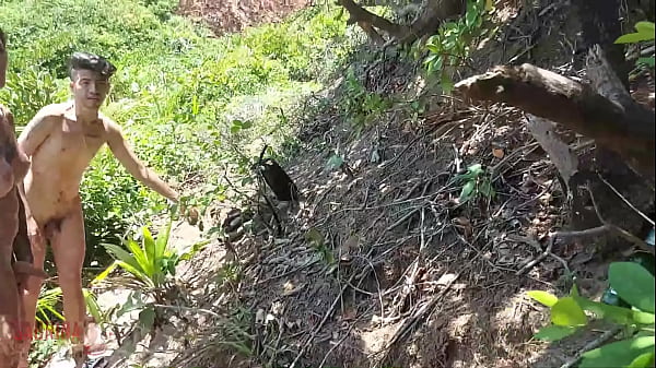 Play MP4 - Venham meus amores ver Sabrina prezotte fodendo um gay na praia de nudismo na PB&comma; arrombando o cu dele sem pena&comma; sem d&oacute;&comma; Travesti Pauzuda 21 cm&comma; de pau grande&comma; duro e grosso - Prezotte&DiacriticalAcute;s House