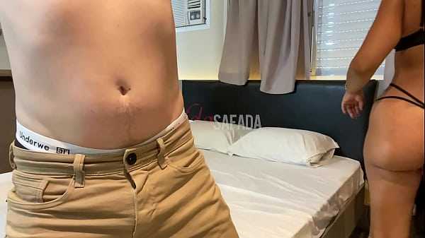 Sexo a dois no motel com a esposinha