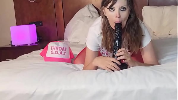 Alessandra practicing with bbc #throatgoattraining 