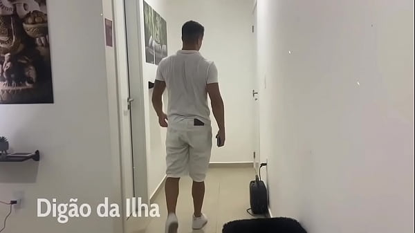 Nonton Massagista E Casal Fudendo No Est&uacute;dio thumbnail