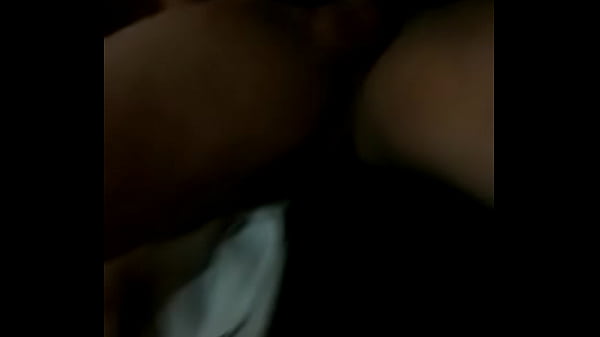 Levando uma sentada gostosa do novinho 