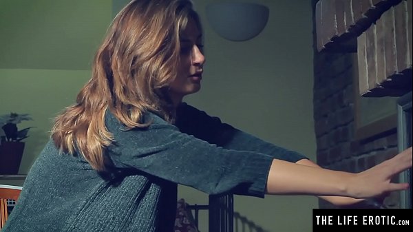 Play MP4 - Horny girl's big tits jiggle as she fingers both holes at once