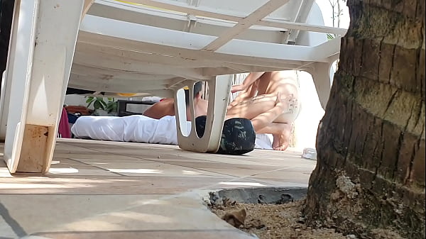 Play MP4 - Adoro ver ele com minha amiga &period; Suruba na piscina da Paty Bumbum - Bombeira Polemika