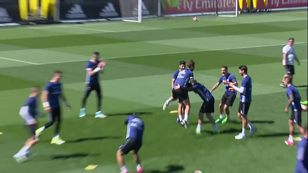 T&iacute_o culon rico, culo sexy, tio marca culo en shorts negro, culito cometrapo, barcelona