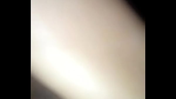 Se deja tocar gime de placer 