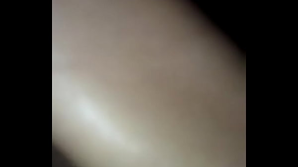 Se deja tocar gime de placer 