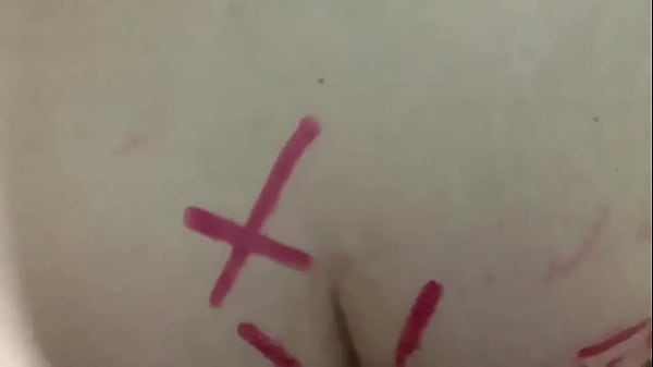 A couple in lipstick 