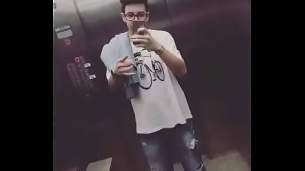 Ele acha bonito explanar nudes delas por ai do do cornao 