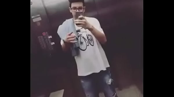 Nonton Ele Acha Bonito Explanar Nudes Delas Por Ai Do-do Cornao thumbnail