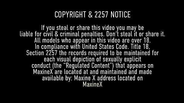 Nonton Maxine Got Her Feet Spermed & Licked By The Perverted Scott Rhodes! thumbnail