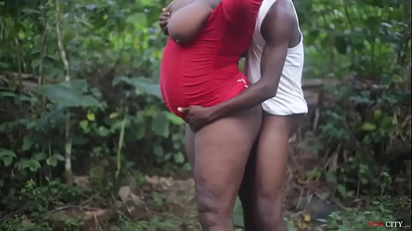 Arab boy fucked_the king's wife_outdoor