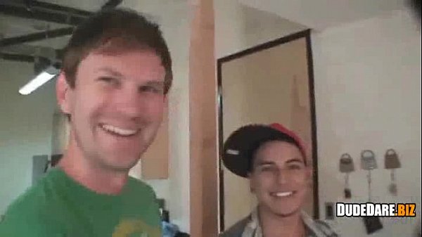 Hung white dude pounded hard