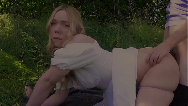 Spontaneous Sex Outdoor With Girlfriend thumbnail