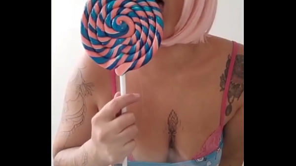 Nonton A Del&iacute;cia Que &eacute; Chupar Um Homem Que Nem Uma Puta thumbnail