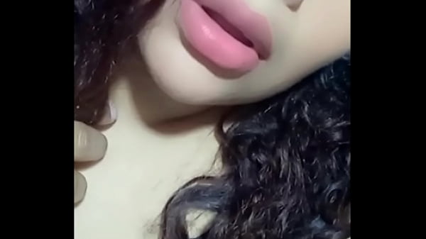 Esta chica x plata hasta eructa delicioso 