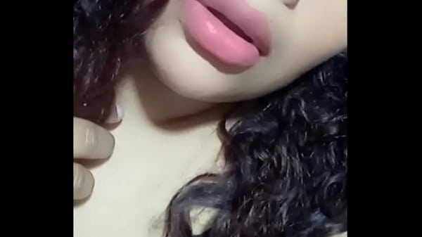 Esta chica x plata hasta eructa delicioso 