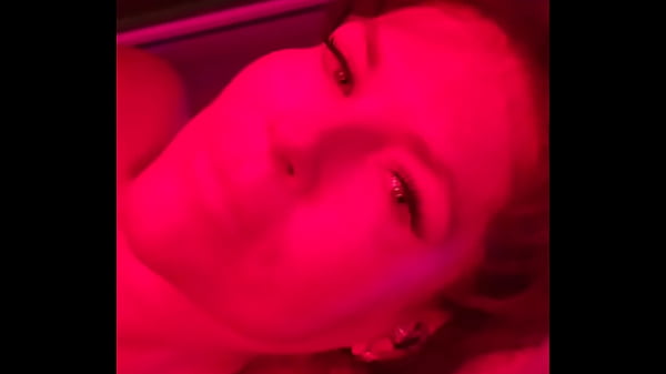 Its been gloomy for like 5 days here in fl i needed some redlight therapy care to join me hey thehotgilftour ladies 