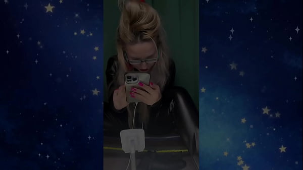 My lips and eyeglasses owns your sissy&rsquo;s dick