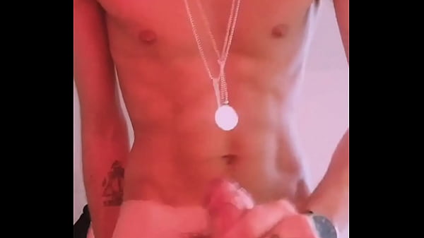 Rapaz Brasileiro Carioca Dotado Seu Pau Grande E Grosso Se Masturba Brincando At&eacute; Gozar thumbnail