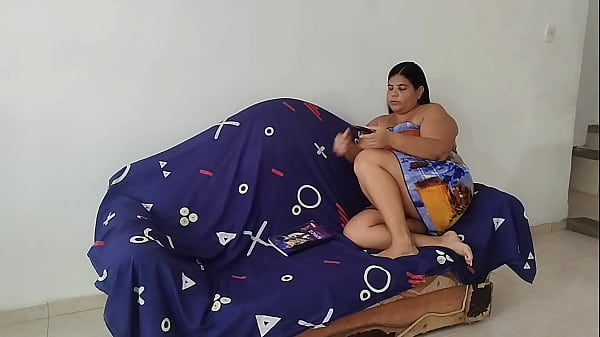 Nonton Mi Tutor Llega A Casa Para Hacer Un Trabajo De Tesis, Que No Sab&iacute;a Que Terminar&iacute;a En Un Delicioso Y Duro Polvo. thumbnail