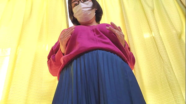 Play MP4 - Masturbating wife masturbates while playing with her pussy and showing it off：The full video is&srarr;https&colon;&sol;&sol;www&period;xvideos&period;red&sol;channels&sol;aika-frau