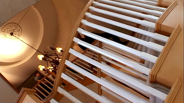 Play MP4 - Slutty brunette drik cum