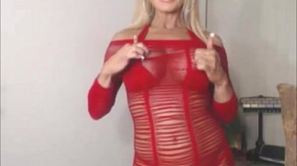 Nonton Busty Milf In Red Lingerie Toying Cunt thumbnail