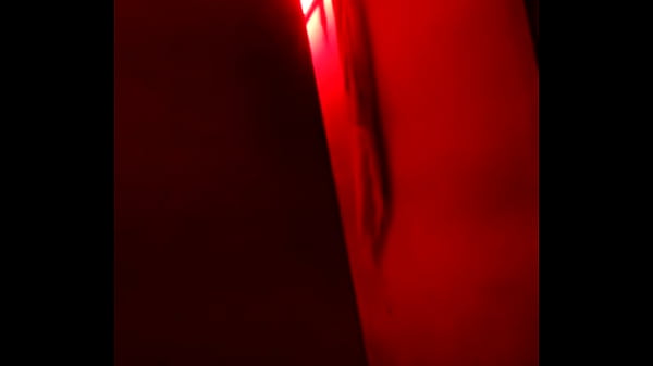 Chinita culonita atendiendo 