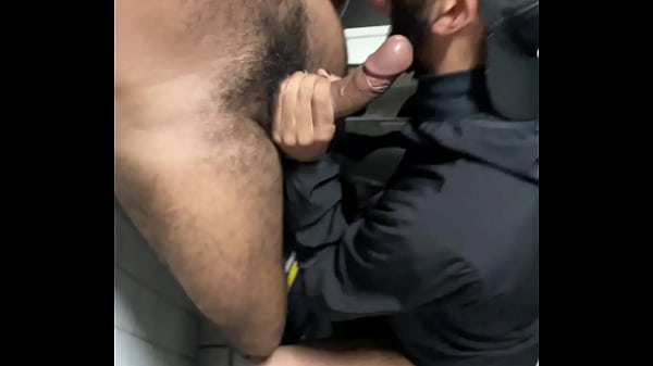 Orgia Bareback Varios Machos No Wc Depois Do Servi&ccedil;o. thumbnail