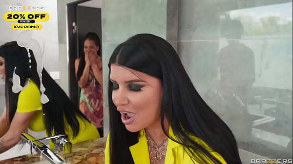 Play MP4 - Guys STINK&excl;&period;Romi Rain&comma; Kira Noir &sol; Brazzers &sol; ENTER PROMO CODE XVPROMO AT CHECKOUT