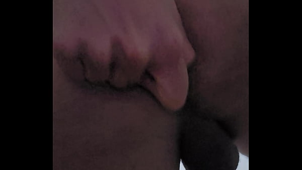 Imagina voc&ecirc_ socando bem forte nesse cuzinho.