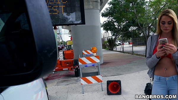 Play MP4 - Skyla Novea gets the ride of her life on the BangBus &lpar;bb15020&rpar;