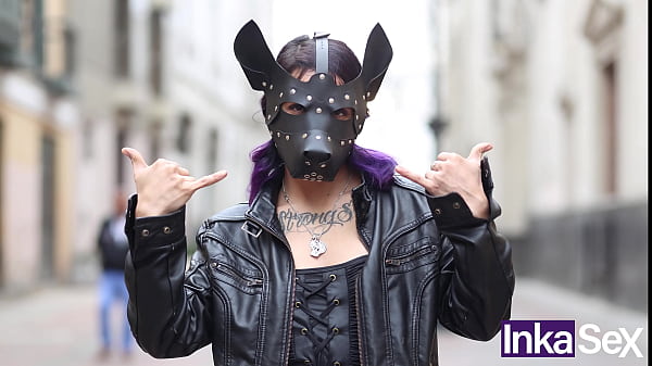 Ninfómana metalera esamarrada y humillada como mascota por pervertido musculoso