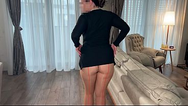 THIGHJOB DOMINATION IN PANTYHOSE AND HIGH HEELS