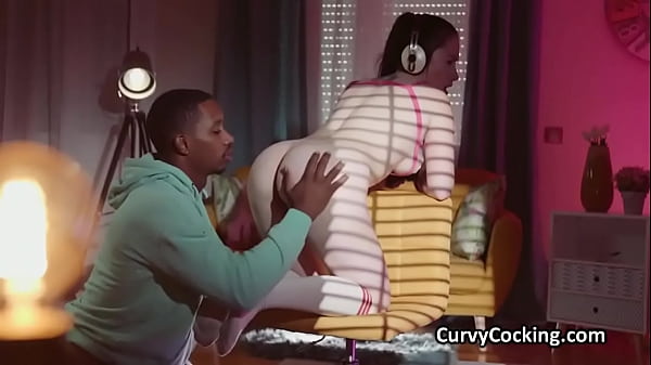 Latina gamer chick seduces_big black dick