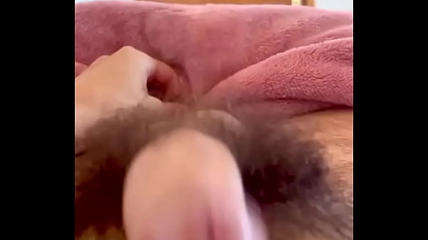 Play MP4 - Acordei&comma; senti o cheir&atilde;o de pica e fiquei galud&atilde;o &quest;&period; Queria voc&ecirc; aqui pra chupar essa rola peluda &num;chudai &num;wataa