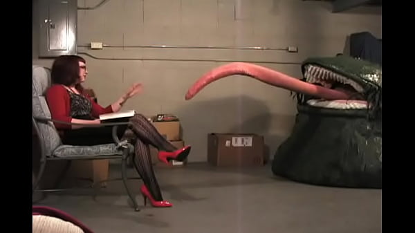 Play MP4 - Gail Tempest is La Vore Girl