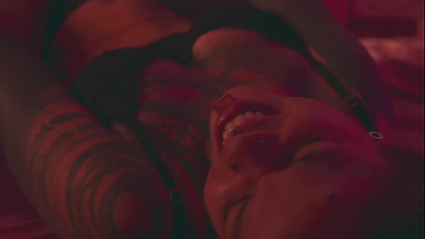 Come worship my feet baby i know you crave it 