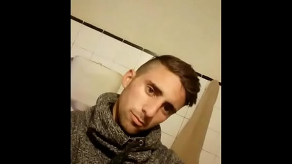 Peladito sensual quiere meterte la verga