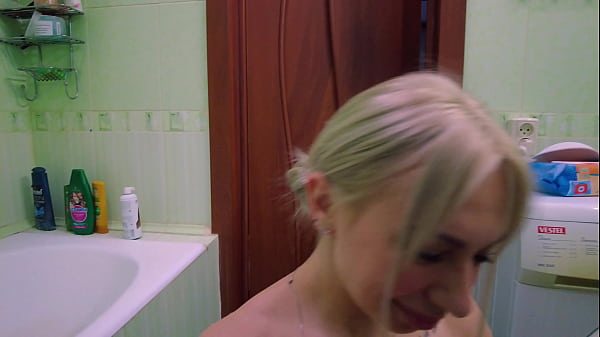 Play MP4 - Old hairy dude gets a blowjob from beauty