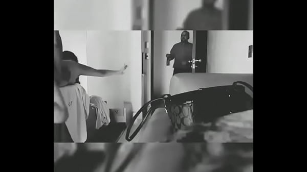 Cuando est&aacute_s en el motel y pides servicio a la habitaci&oacute_n