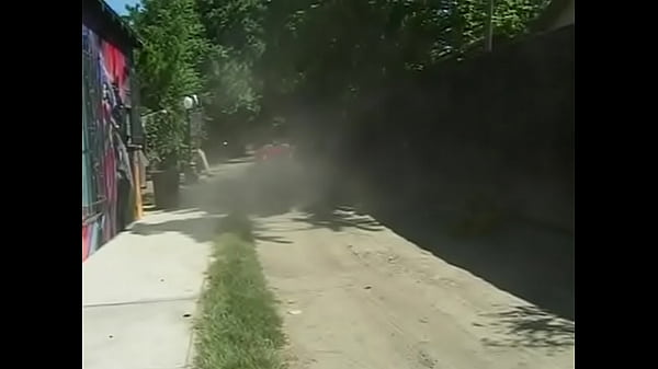 Nonton Hot Light Skinned Chick Sloppy Head thumbnail