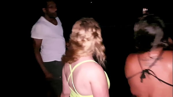 Lual na praia com as atrizes mais safadas do Xvideos (_Melissa Alecxander - Paty Bumbum_)