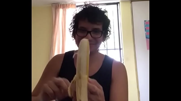 Putita se come banana caliente 