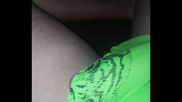 Play MP4 - Me toco y ella me mira por la ventana