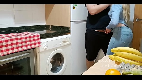 Sexo Con El Amigo De Mi Padrastro thumbnail