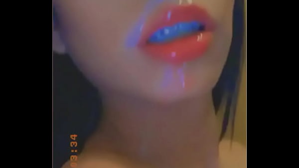 Con mecos en su cara de puta lo sube a facebook 2