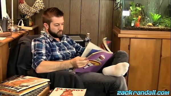 Handsome bearded amateur Jason masturbates and cums_solo