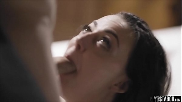 Cute reporter chickgets close to_a psycho